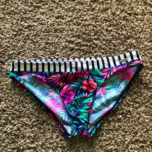 Bathing suit women’s bottom size 6